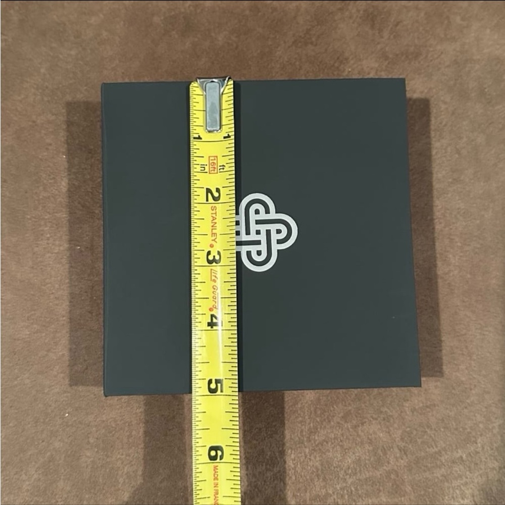 FASHIONPHILE Gift Box - Picture 3 of 4
